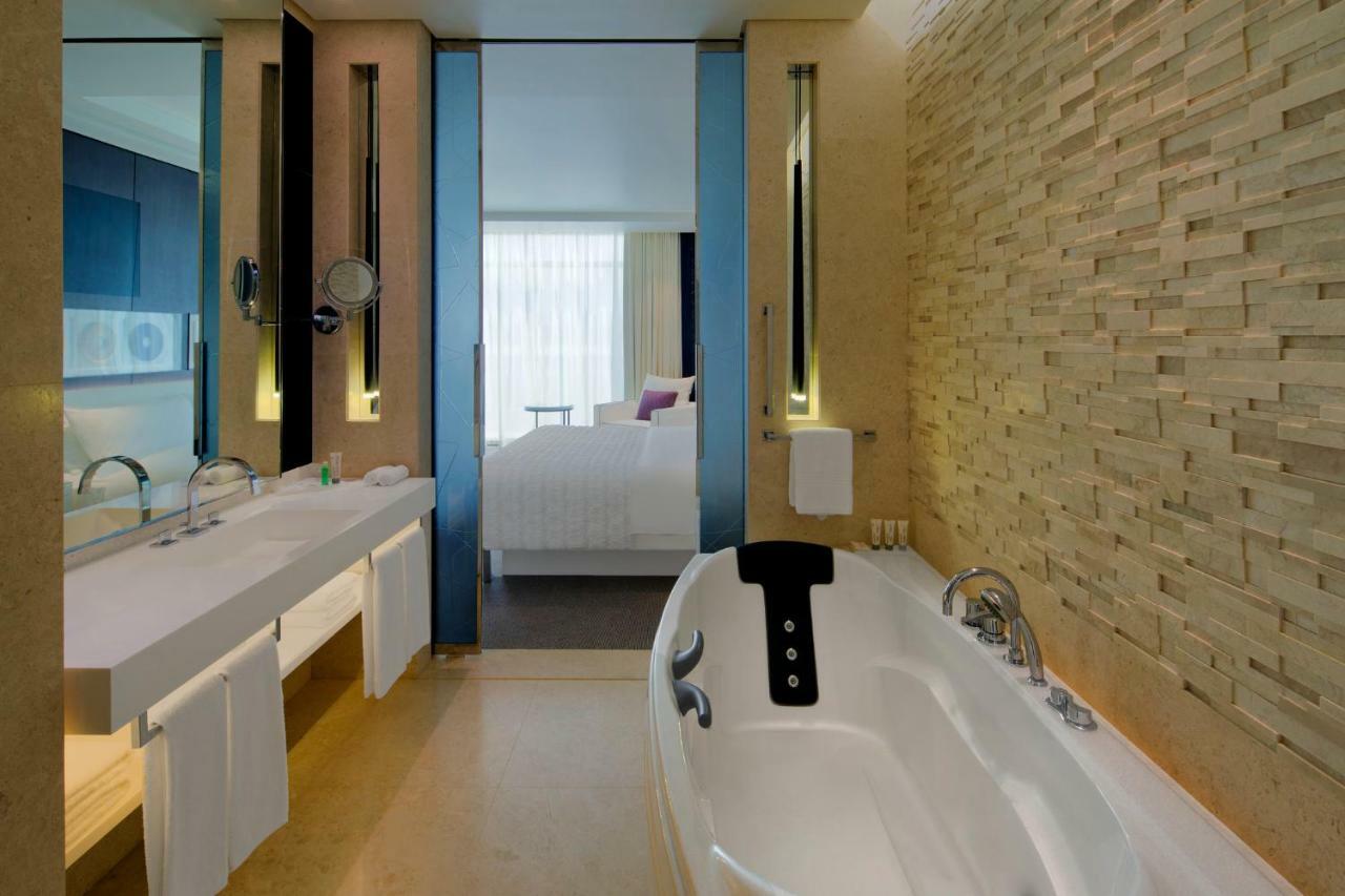 Le Royal Club Twin Room, Larger Room, with Executive Lounge Access,969710728:JPEG