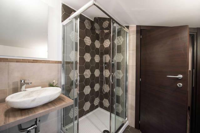 Triple Room Bathroom