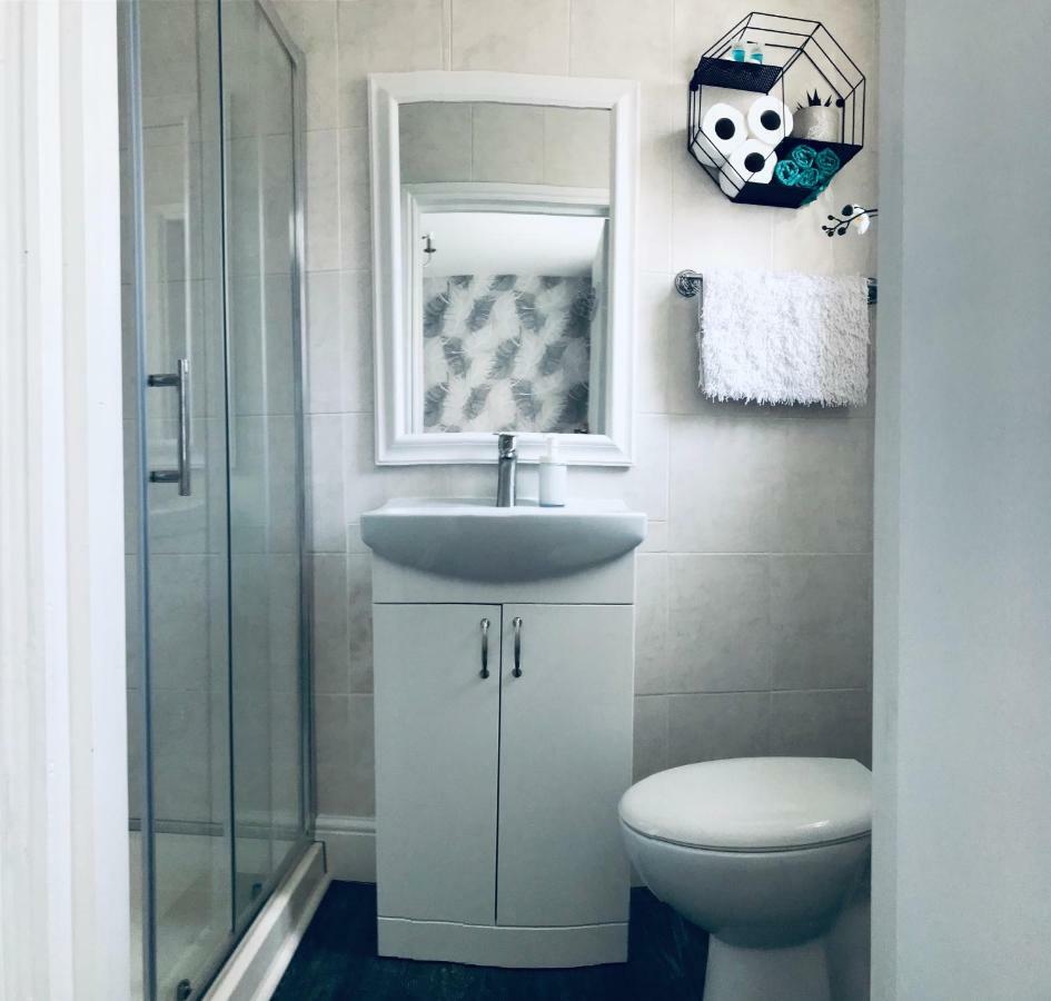 Double Room Private Bathroom
