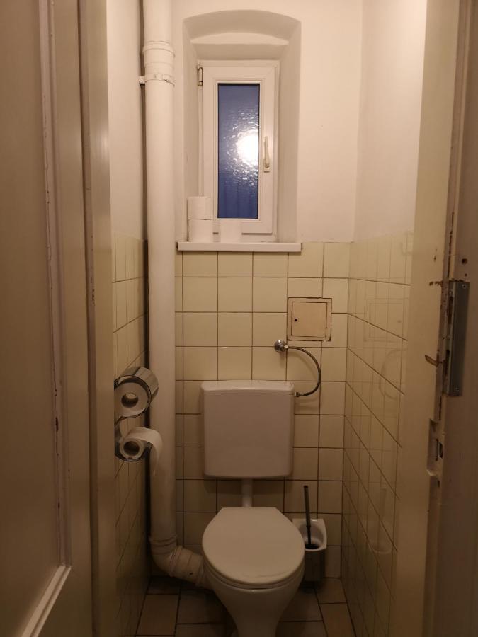 Single Room Shower