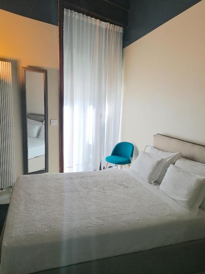 Single Room Balcony