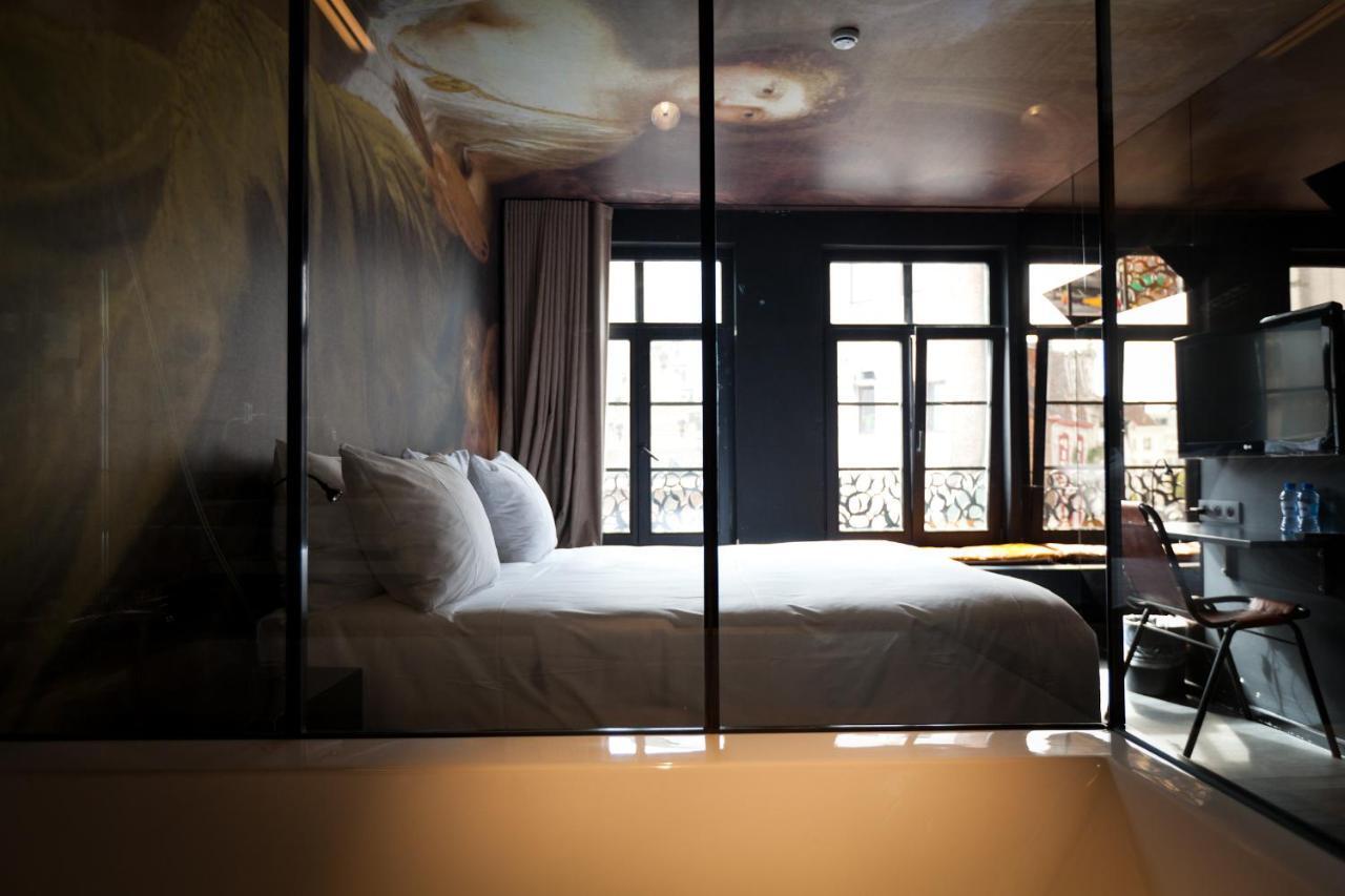 Deluxe Double Room bath Cathedral View