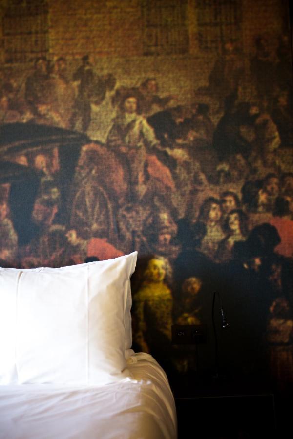 Deluxe Double Room bath Cathedral View