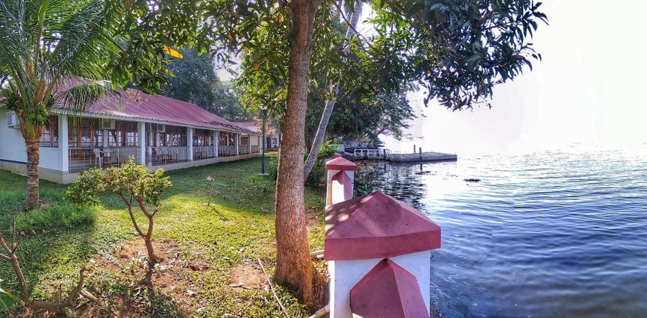 King Room Lake View