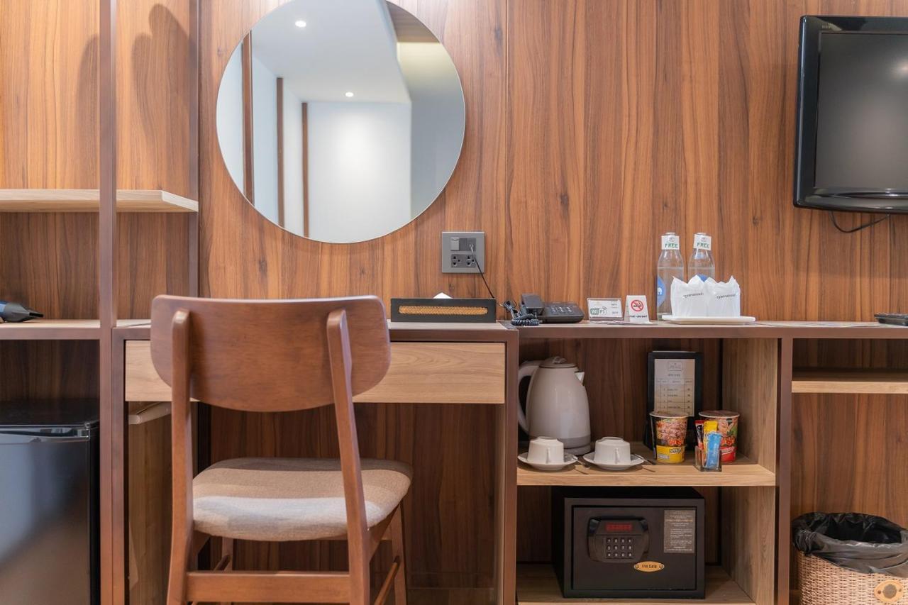 Superior Room Bathtub