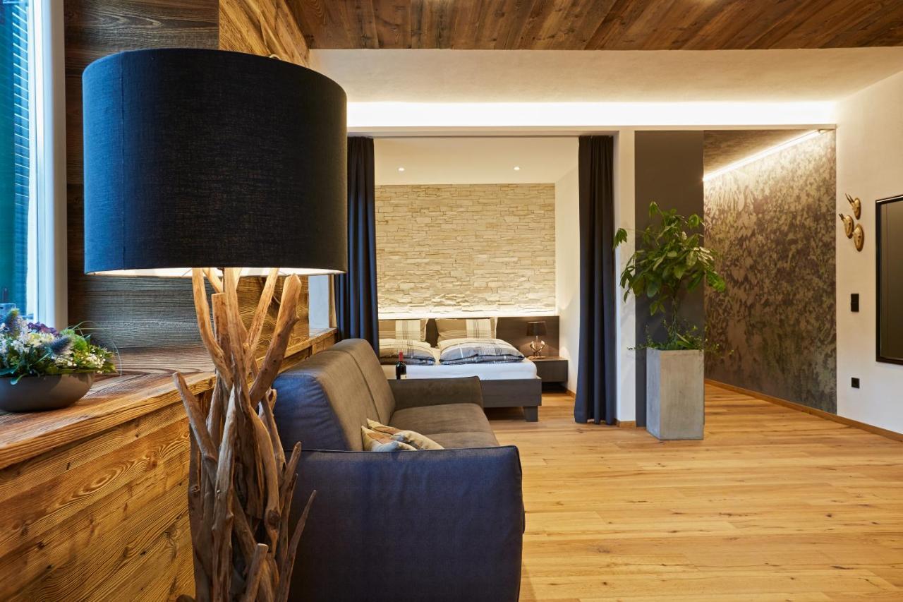 Apartment mit Balkon