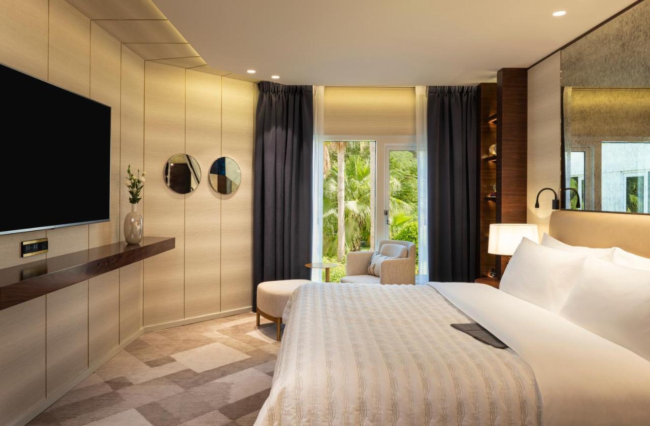 Premium Suite Larger Suite Garden View Executive Lounge Access