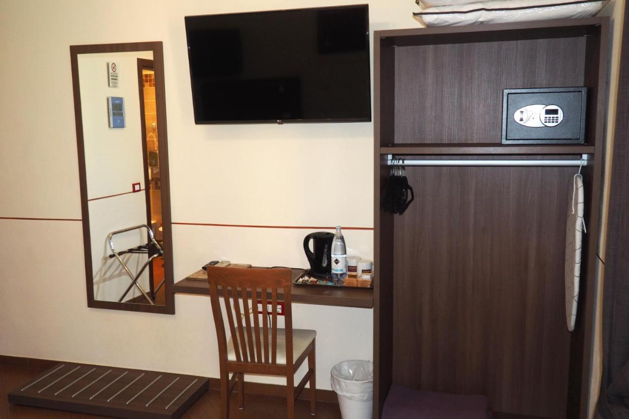 Doppel- oder Zweibettzimmer