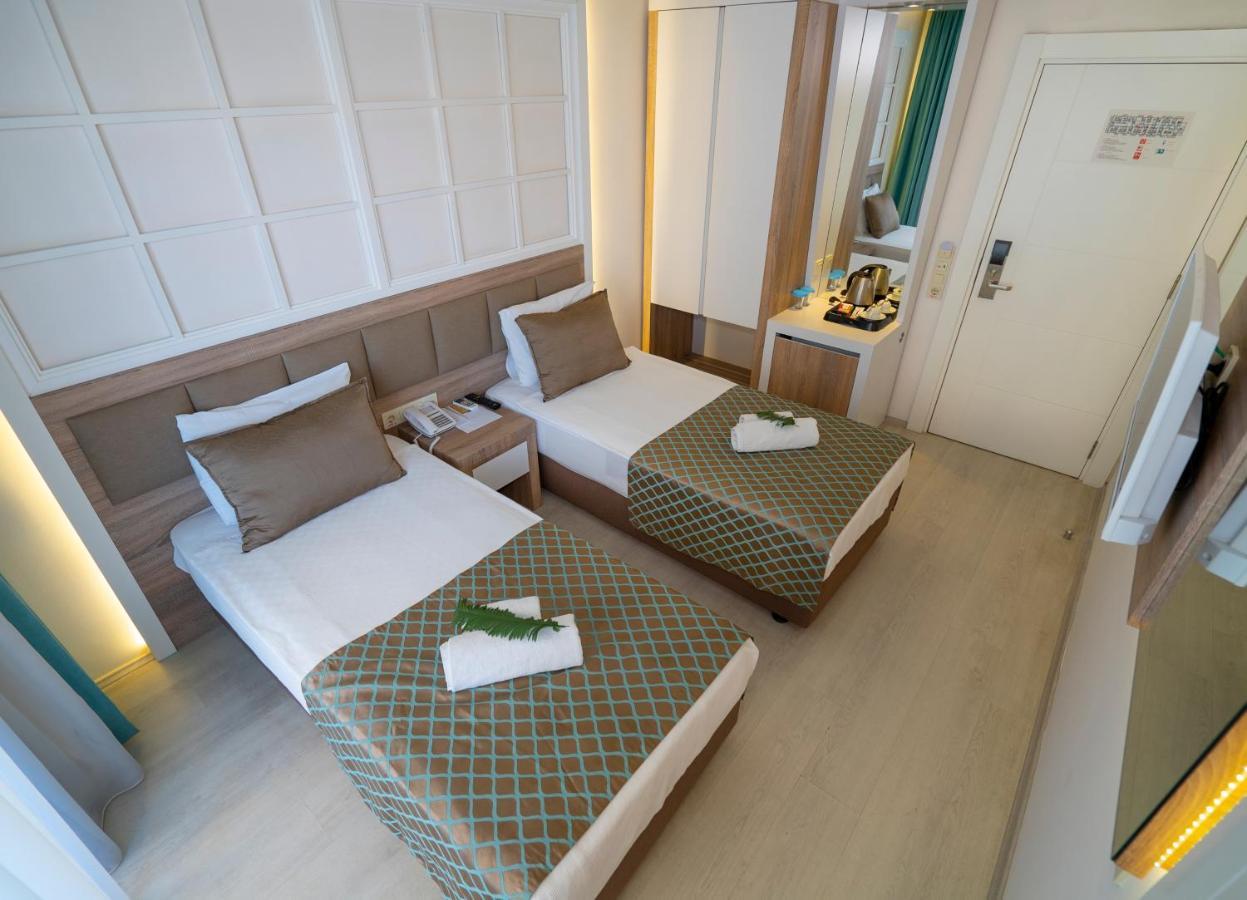 Standard Double or Twin Room Balcony
