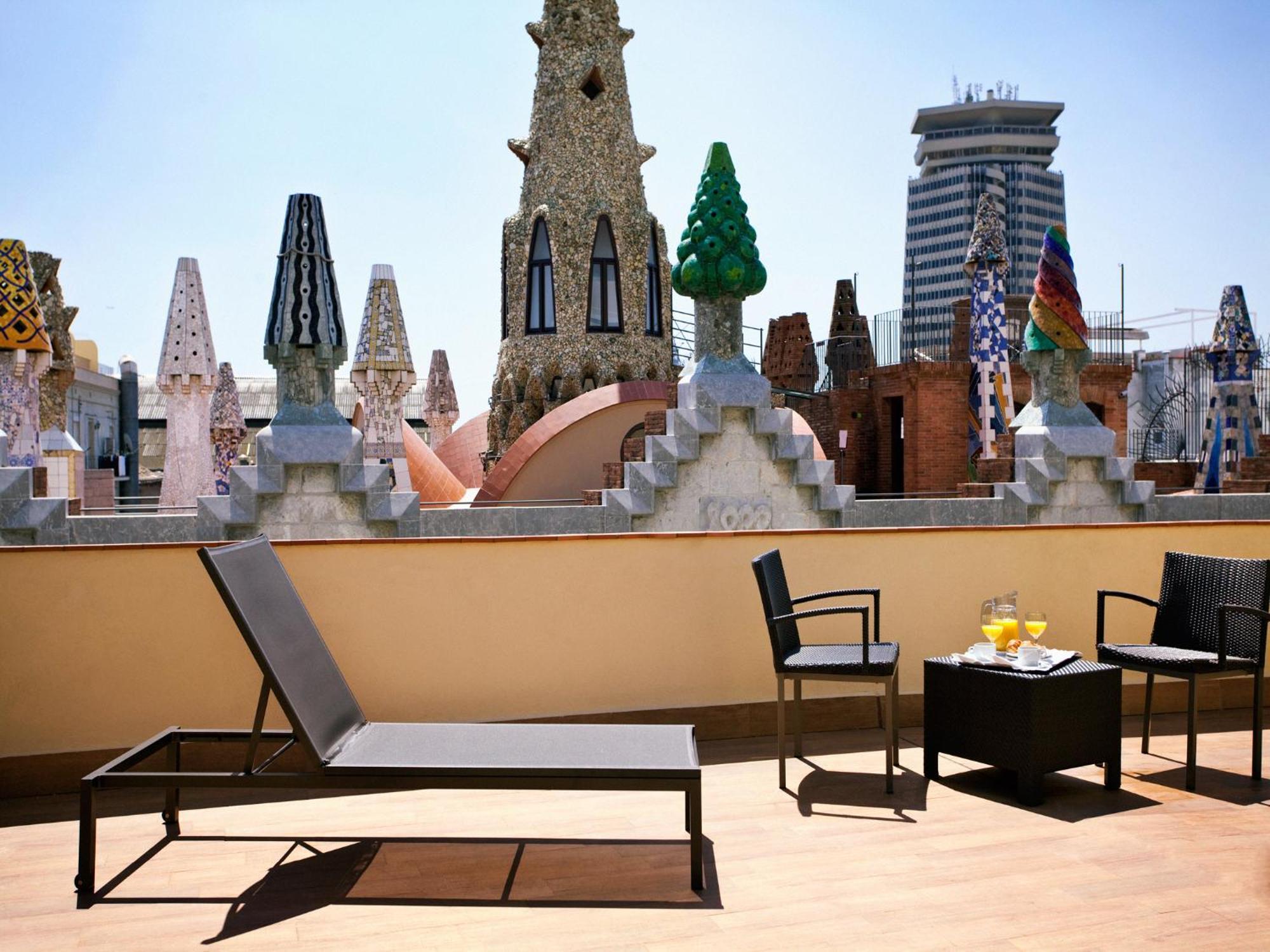 Quarto Superior com Cama de Casal ou 2 de Solteiro e Terraço