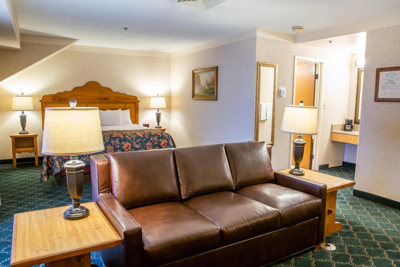 King Suite Spa Bath