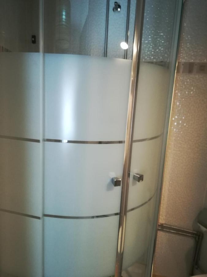 Comfort Triple Room Shower