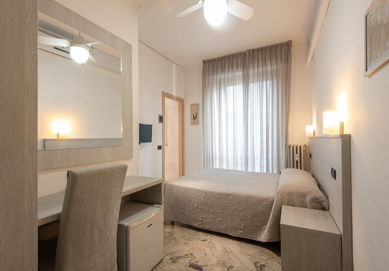Double or Twin Room,994029973:JPEG