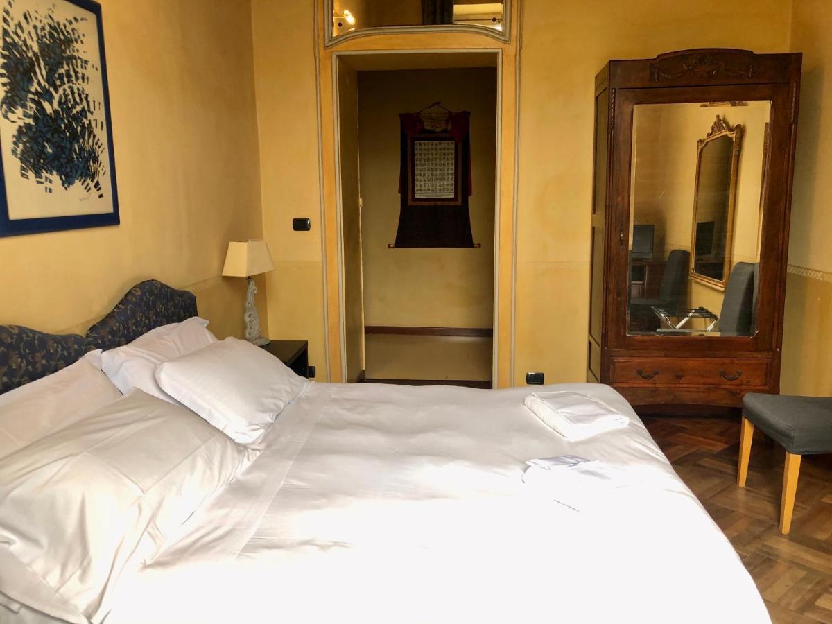 Double or Twin Room Private External Bathroom