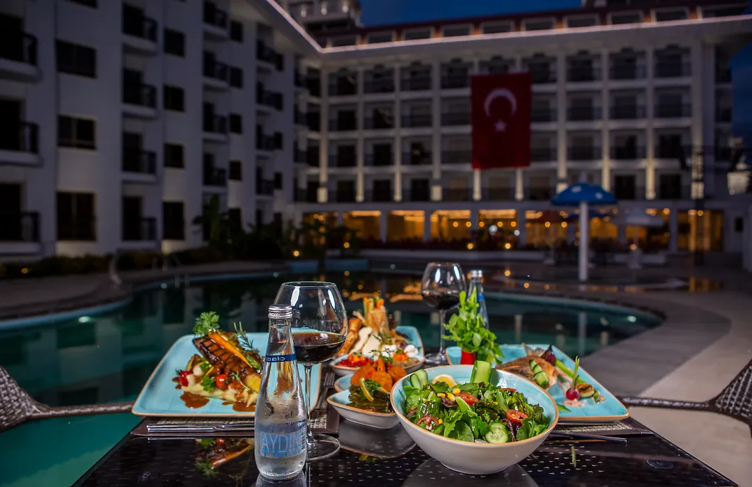 Blue Marlin Deluxe Spa&Resort-1