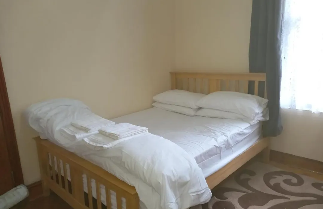 Bubblesbnb- 4 Bedroom House-1