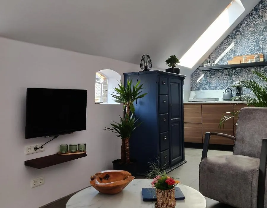 B & B Diever-1