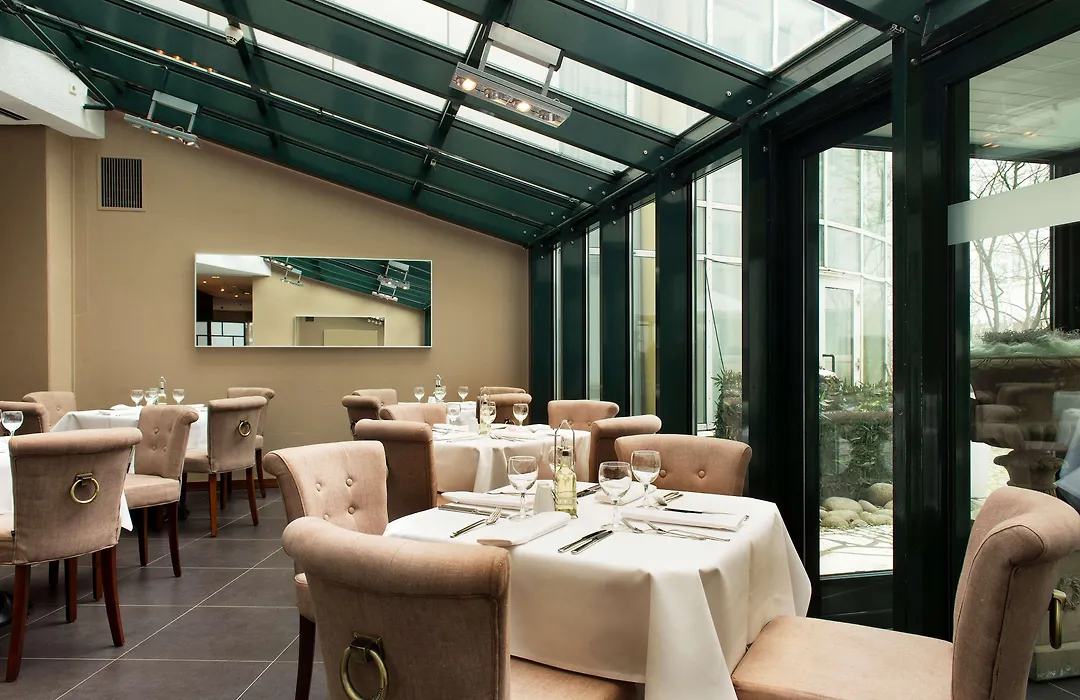 Wyndham Hannover Atrium-1