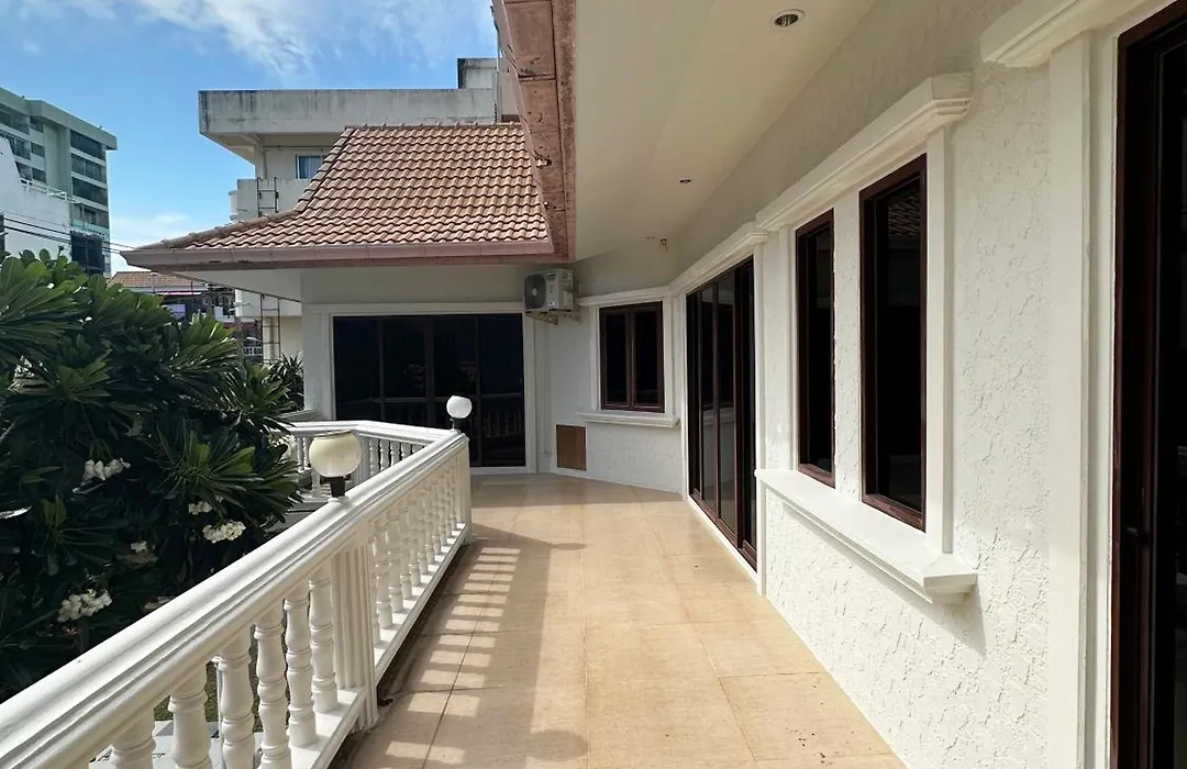 Blooming Hill Boutique Suites-1