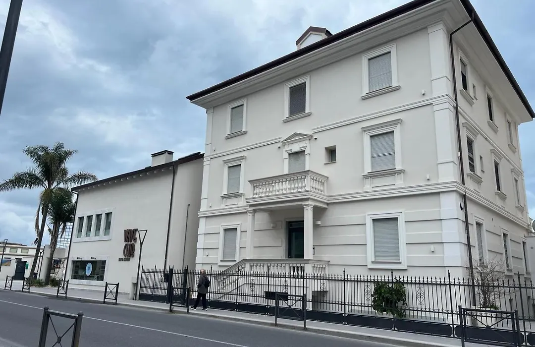 Hotel De La Plage-1