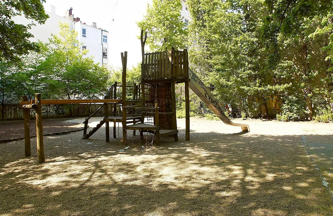 Apartmenthouse Berlin - Am Goerlitzer Park-1