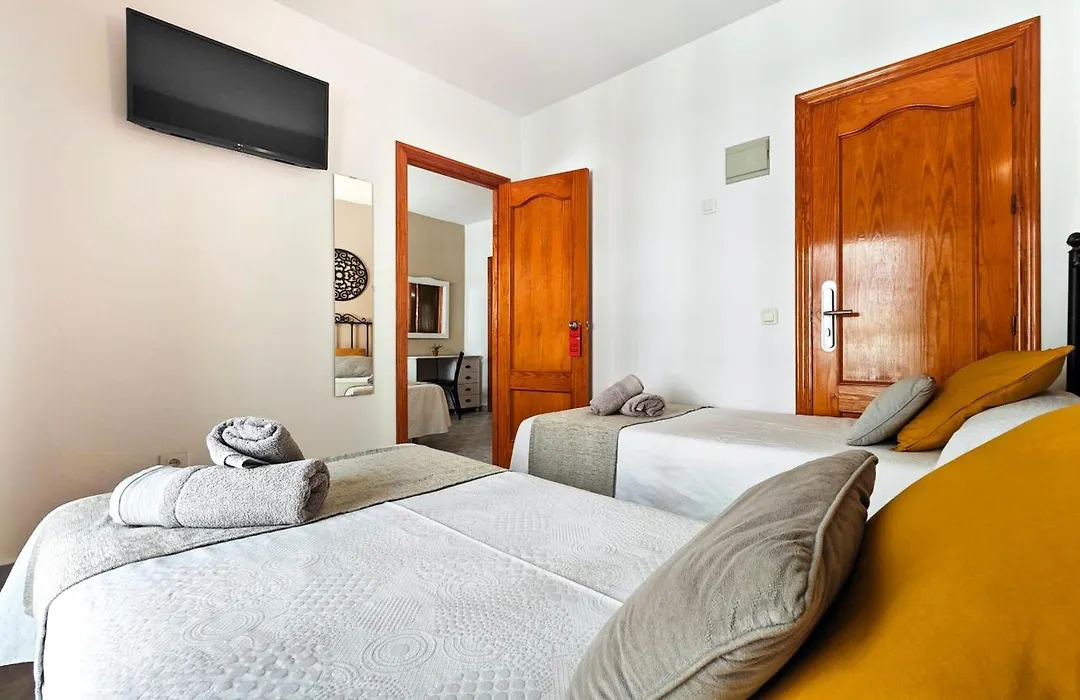 Hostal Dinamarca-1