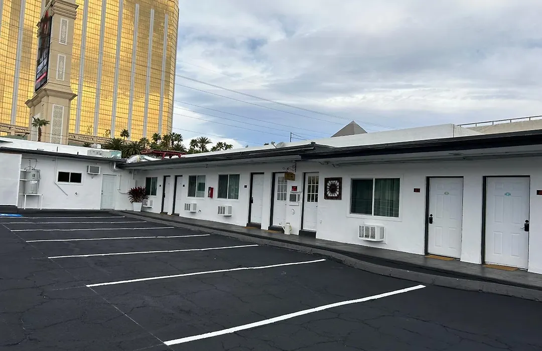 Nirvana Hotel-1