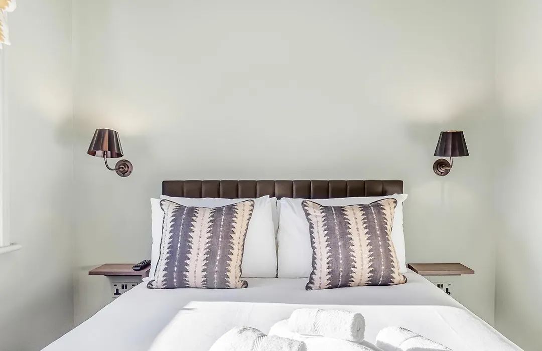 Clapham Guest House-1