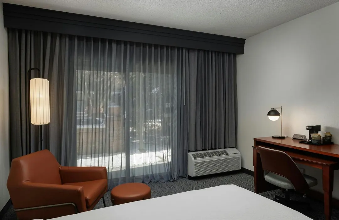 Courtyard By Marriott Denver Central Park-1