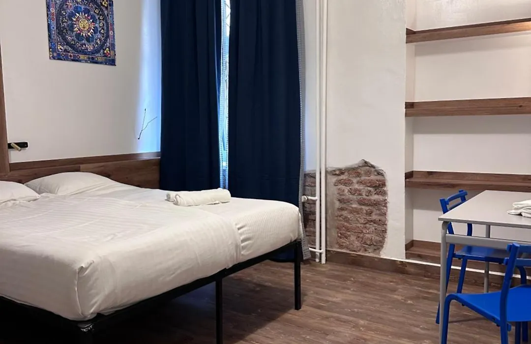 Gallery Hotel Sis-1