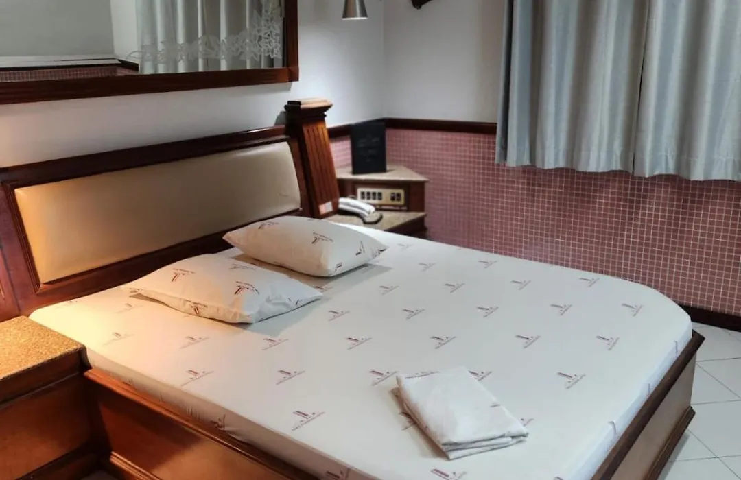 Hotel Três Poderes-1