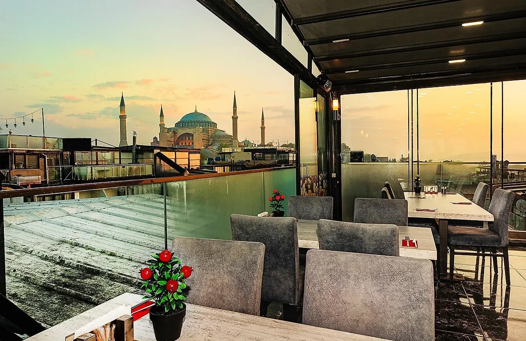 Aristocrat Hotel-1