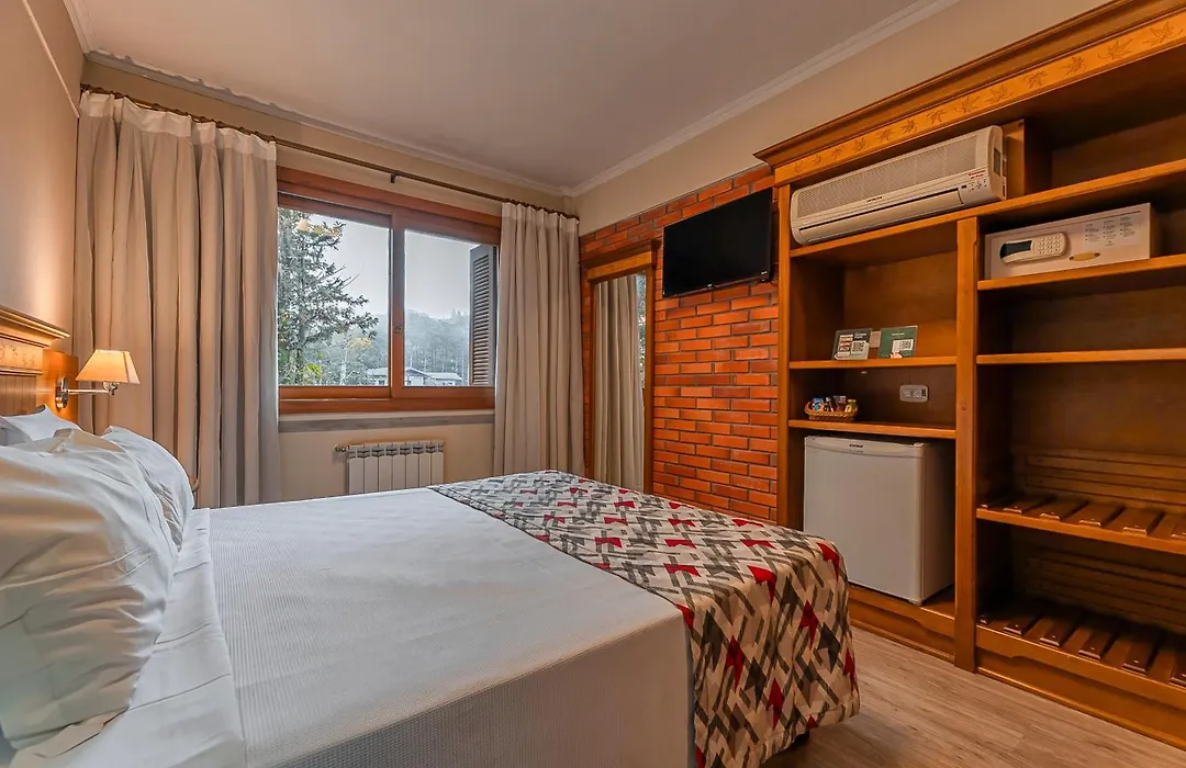 Hotel Laghetto Gramado-1