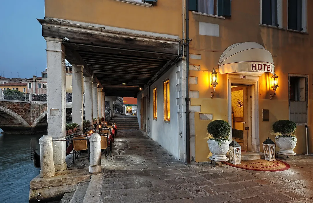 Hotel Arlecchino-1