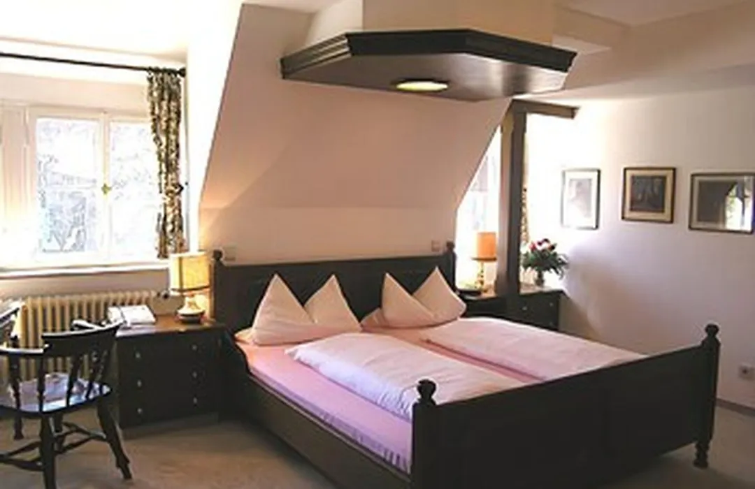 Burghotel-1