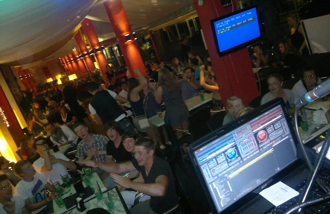 Hotel Amalfi & Restaurant Karaoke Bar-1