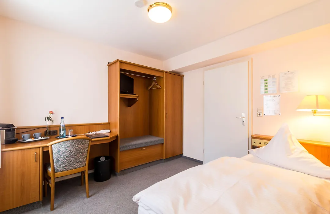 Hotel Schoene Aussicht-1