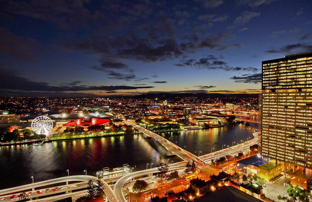 Oaks Brisbane Casino Tower Suites-1