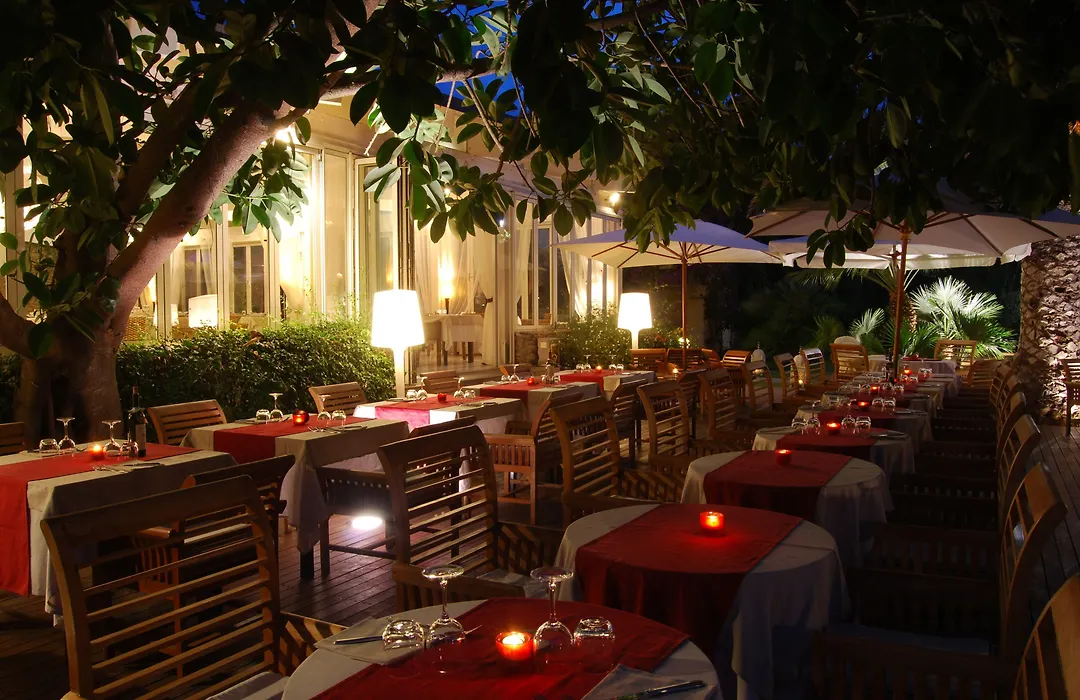 Unahotels Club Hotel Ancora-1