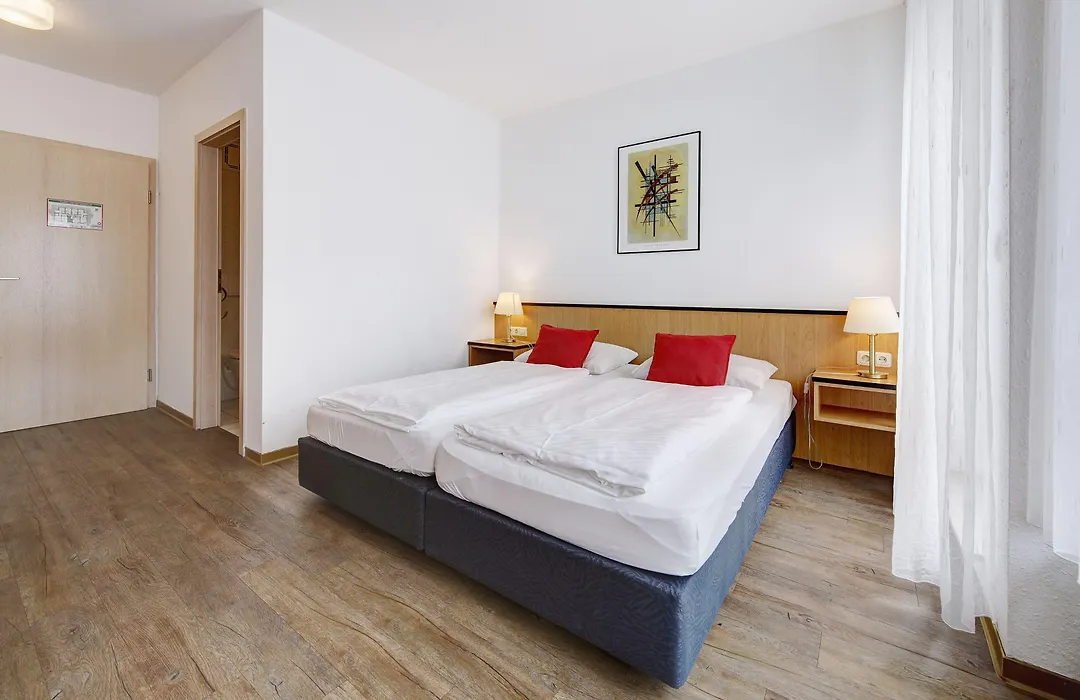 Airport-Hotel Stetten-1