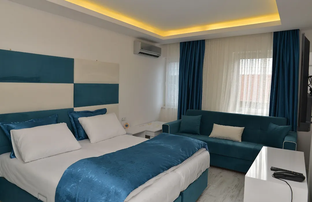 Deep Hotel-1