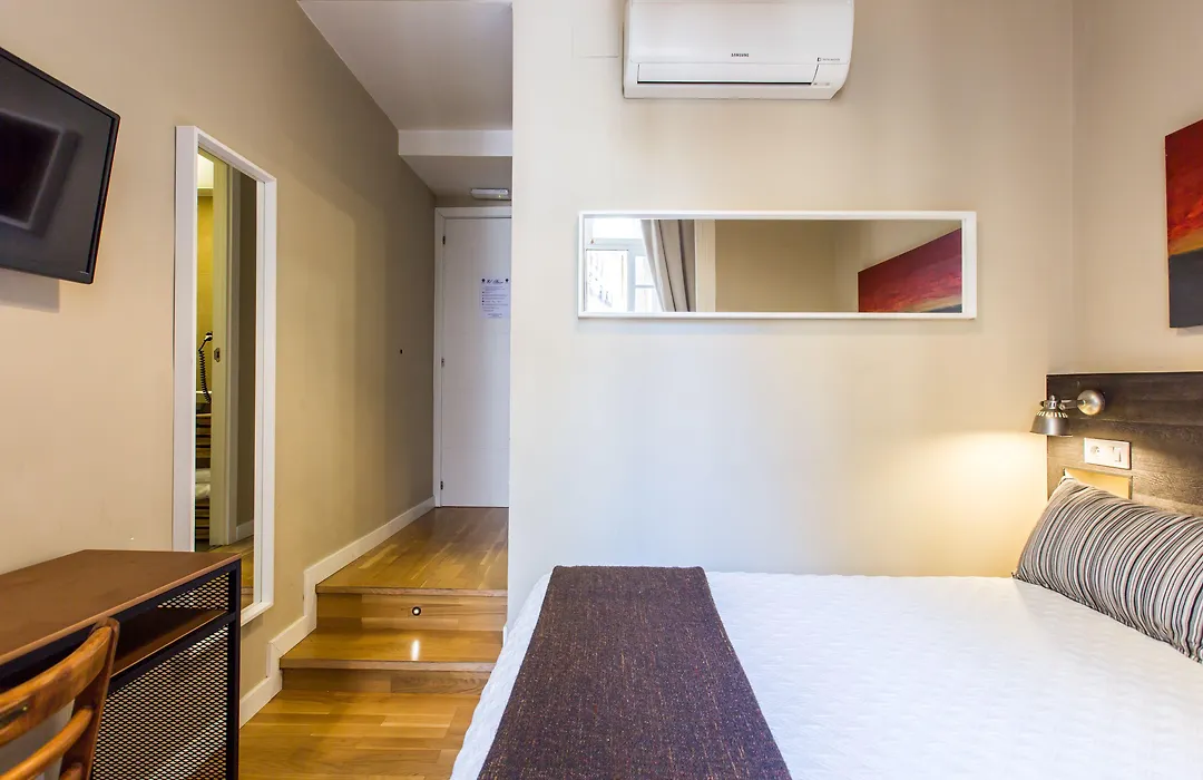 El Born Guest House By Casa Consell-1