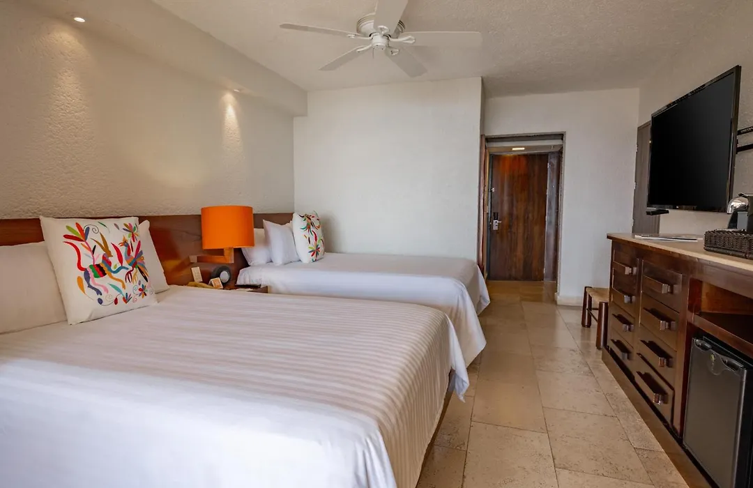 Las Brisas Ixtapa-1