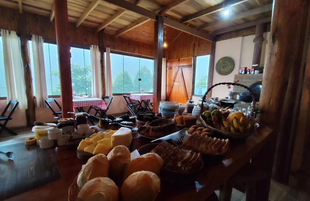 Chalés românticos com hidromassagem e lareira Pousada Bela Helena-1