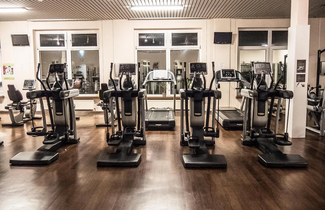 Sportpark Hotel Isernhagen-1
