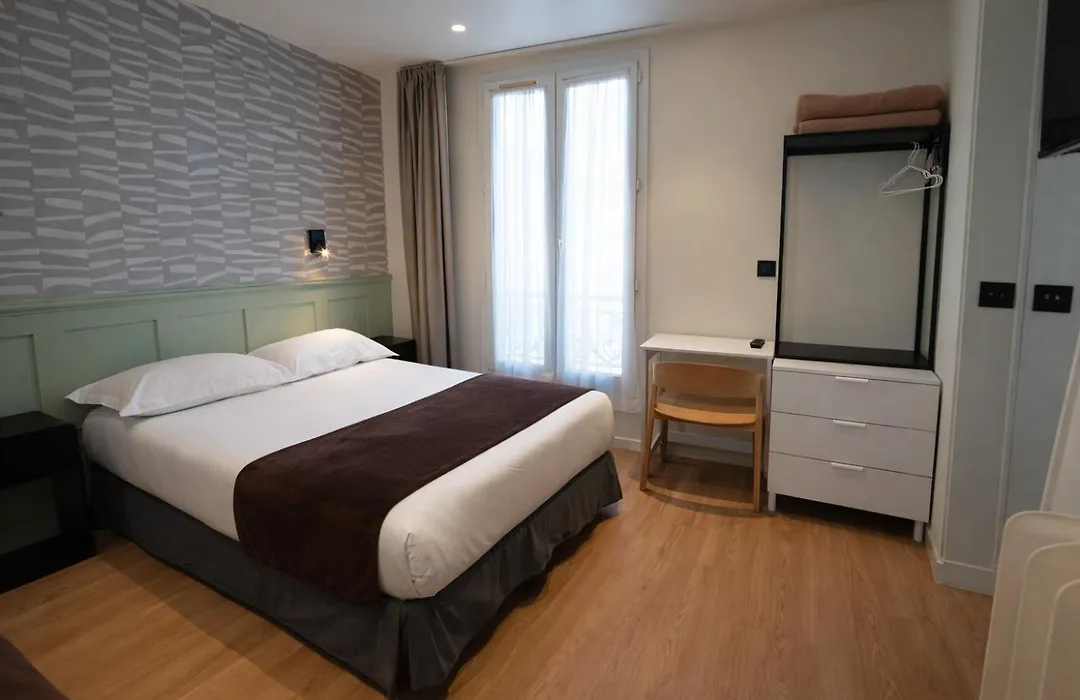 Hotel Cosmos-1