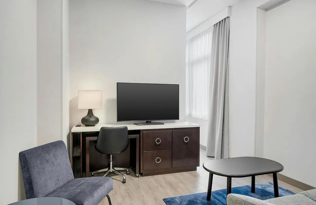 Fairfield Inn And Suites Chicago Downtown/ Magnificent Mile-1