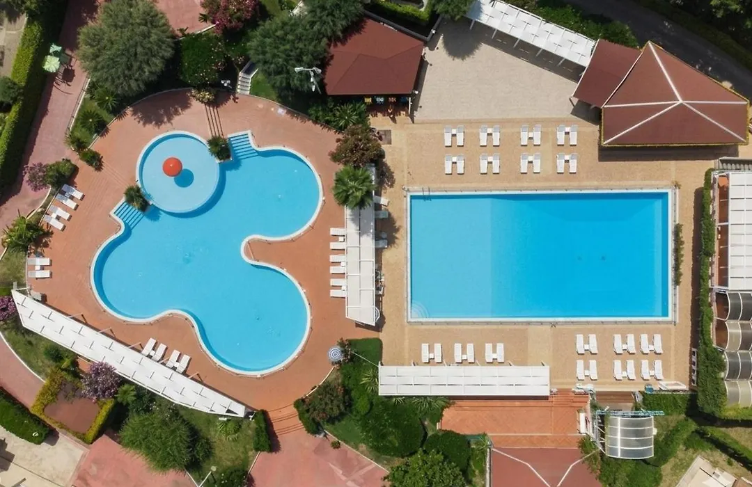 Villaggio Hotel Club La Pace-1