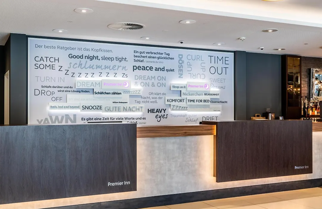 Premier Inn Düsseldorf City Centre-1