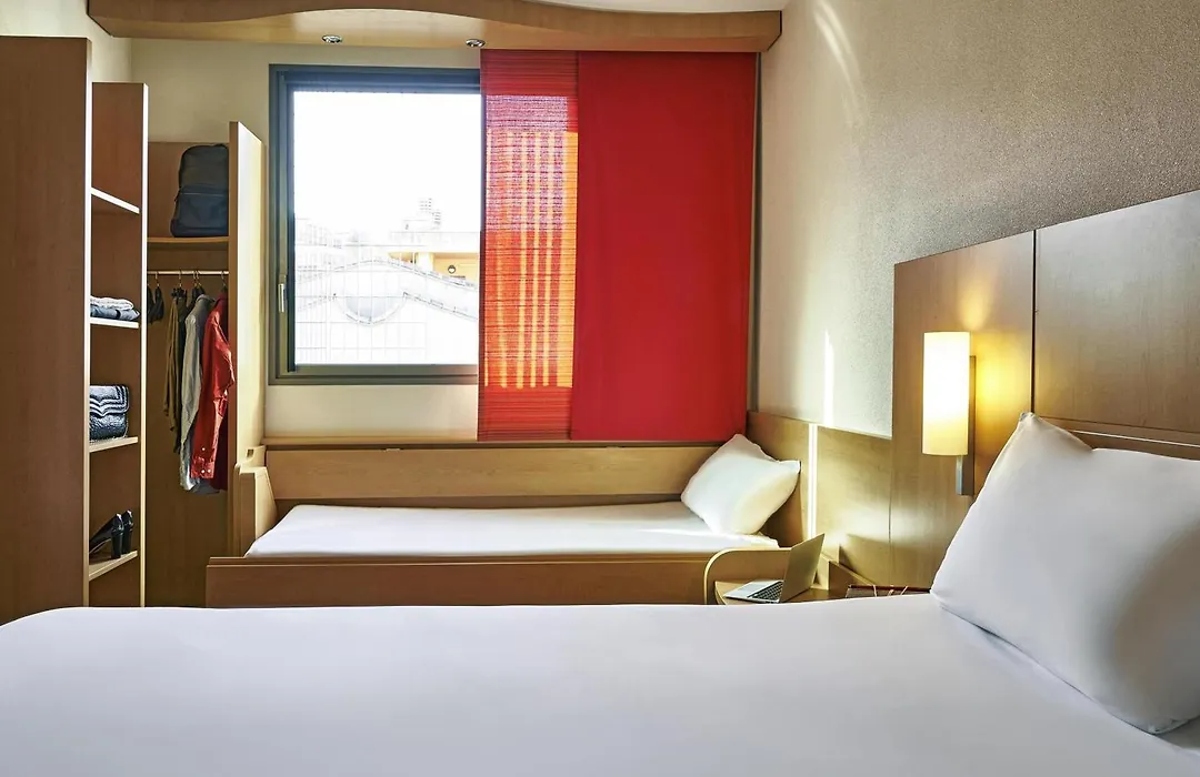 Ibis Barcelona Centro-1